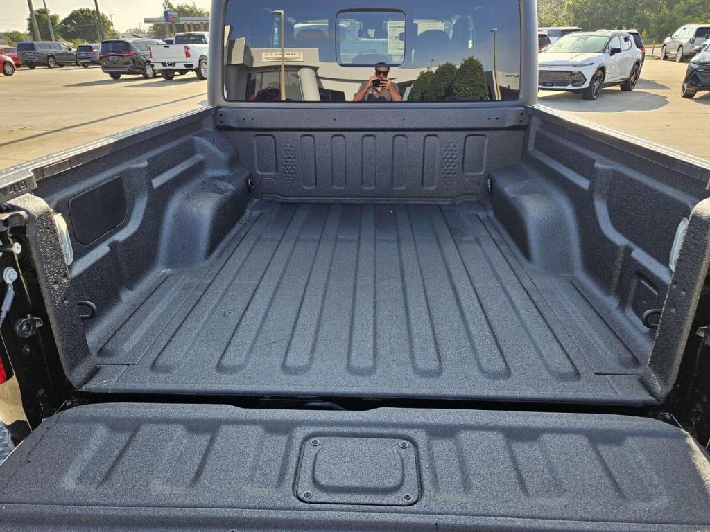 new 2025 Jeep Gladiator car, priced at $38,644