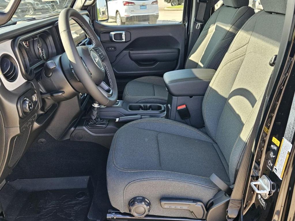 new 2025 Jeep Gladiator car, priced at $38,644