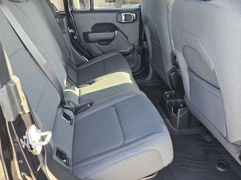 new 2025 Jeep Gladiator car, priced at $38,644
