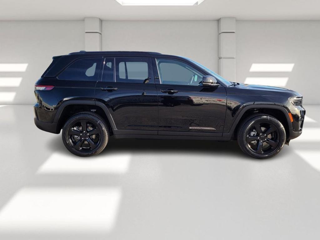 new 2025 Jeep Grand Cherokee car, priced at $49,432