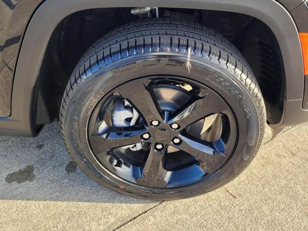 new 2025 Jeep Grand Cherokee car, priced at $49,432