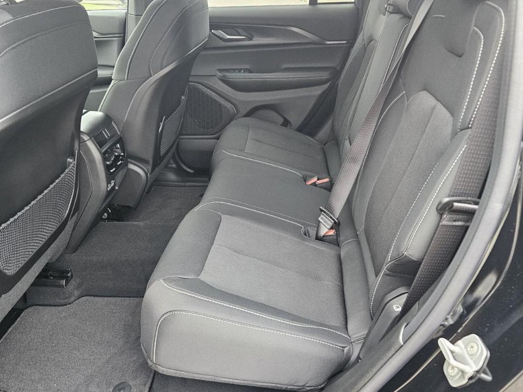 new 2025 Jeep Grand Cherokee car, priced at $36,817