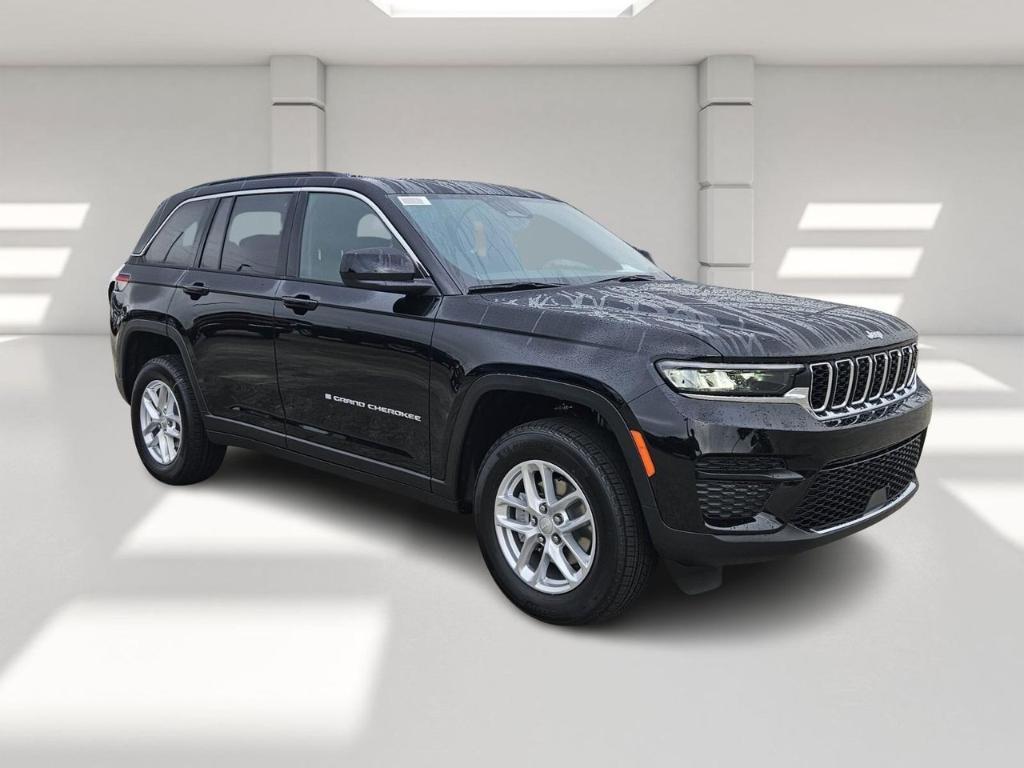 new 2025 Jeep Grand Cherokee car, priced at $36,817