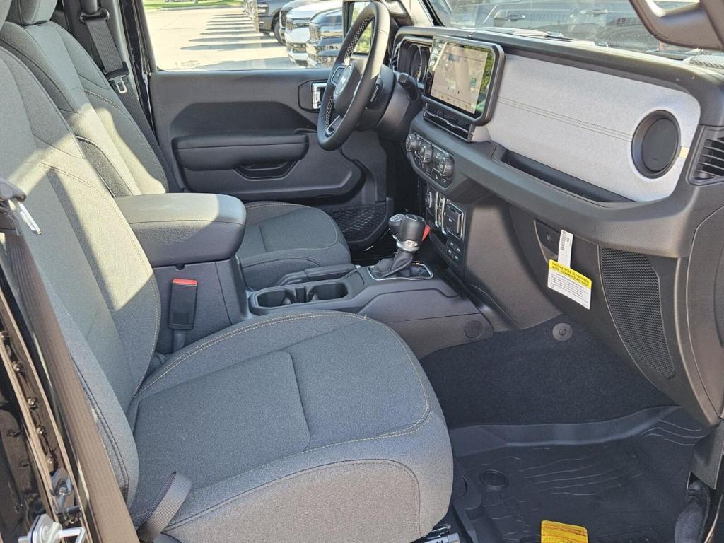 new 2025 Jeep Gladiator car, priced at $43,224