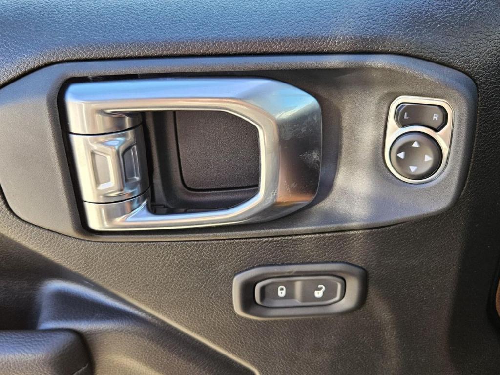 new 2025 Jeep Gladiator car, priced at $43,224