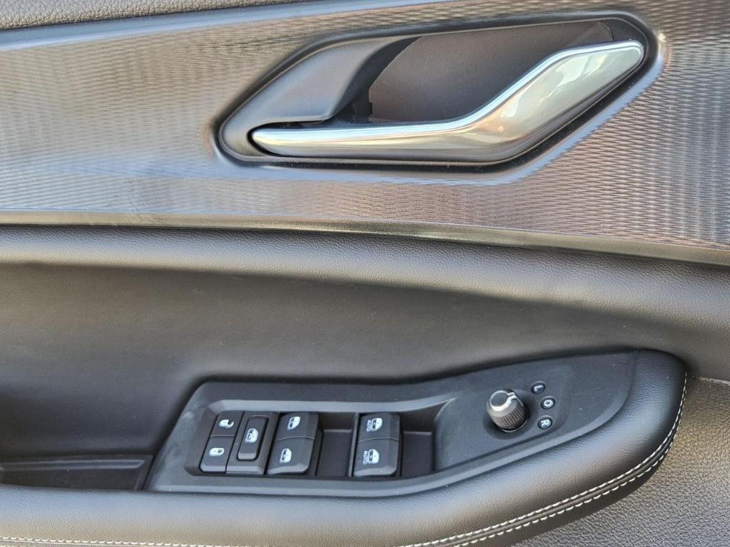 new 2025 Jeep Grand Cherokee L car, priced at $43,172