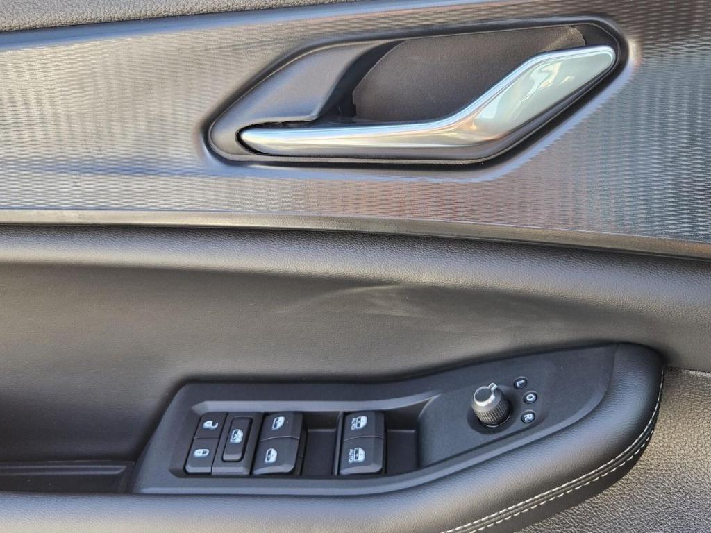 new 2025 Jeep Grand Cherokee L car, priced at $38,029