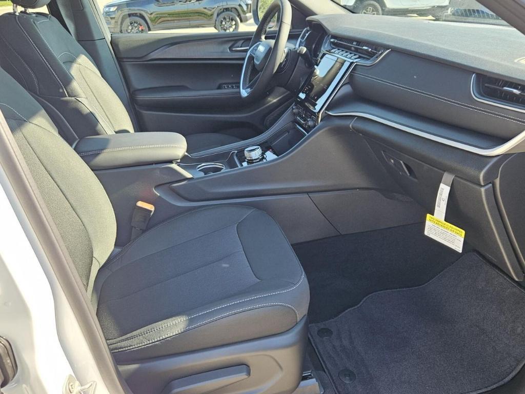 new 2025 Jeep Grand Cherokee L car, priced at $38,029
