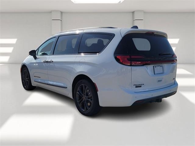 new 2024 Chrysler Pacifica car, priced at $45,845