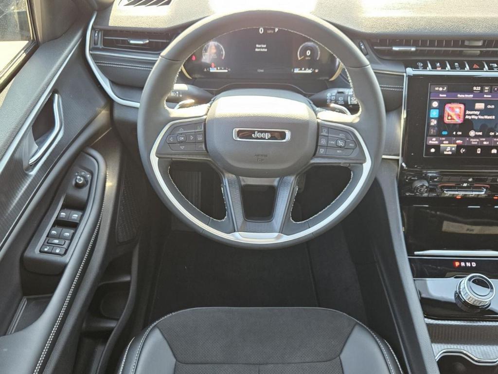 new 2025 Jeep Grand Cherokee car, priced at $37,033