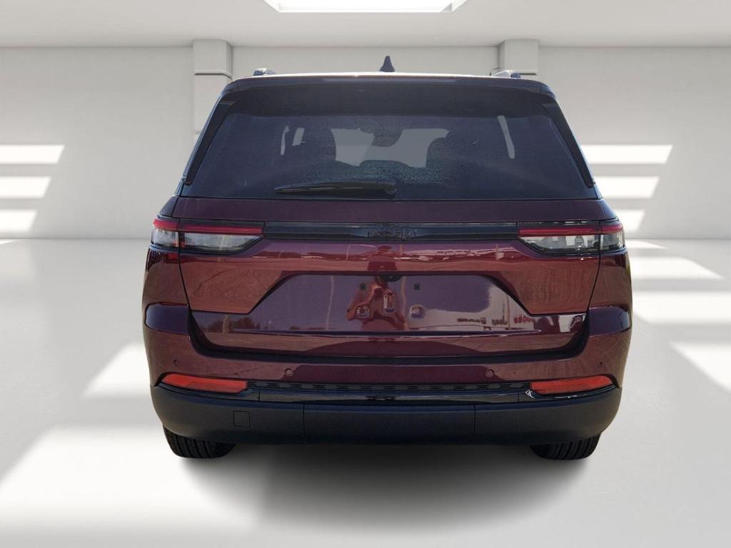 new 2025 Jeep Grand Cherokee car, priced at $37,033