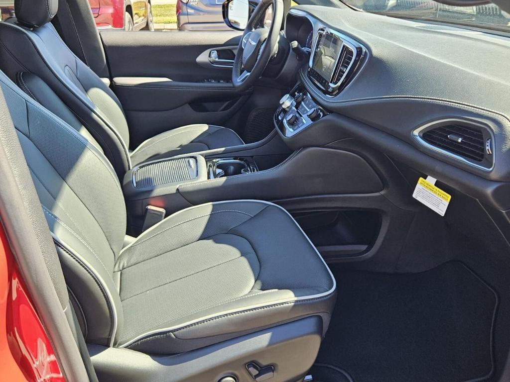 new 2026 Chrysler Pacifica car, priced at $43,717