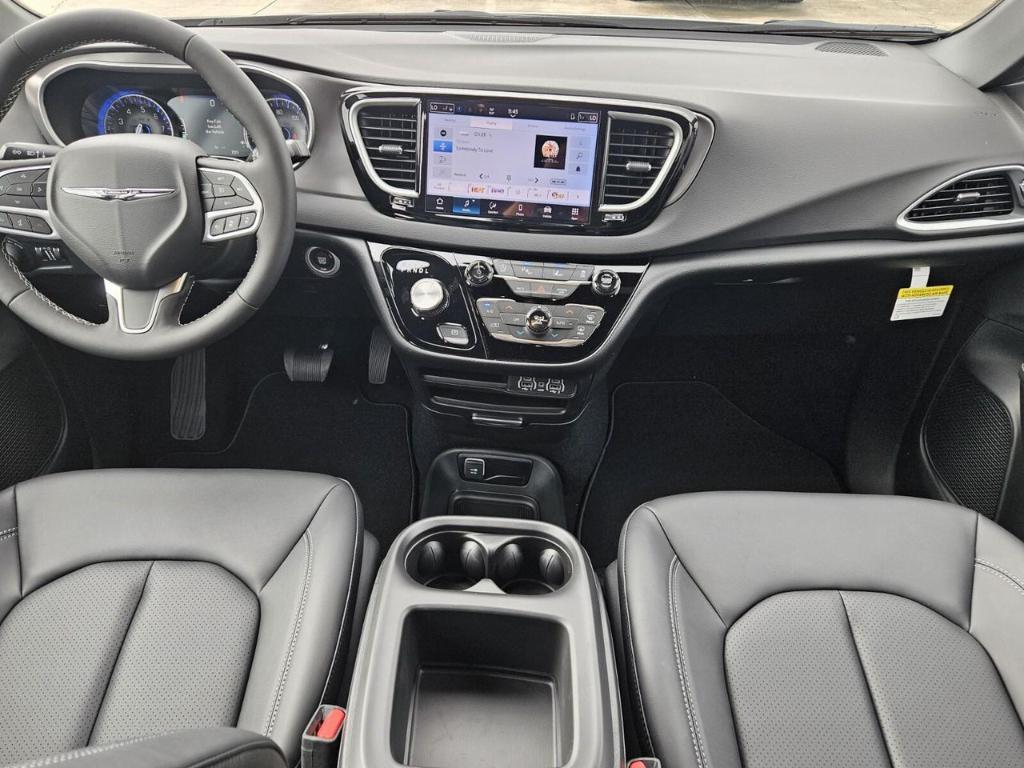 new 2025 Chrysler Voyager car, priced at $39,080