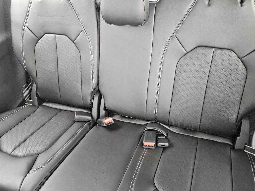 new 2025 Chrysler Voyager car, priced at $39,080