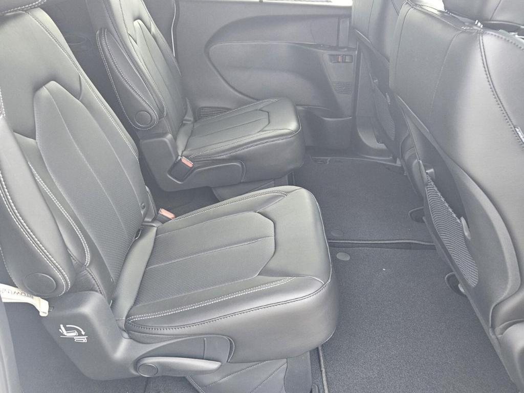 new 2025 Chrysler Voyager car, priced at $39,080