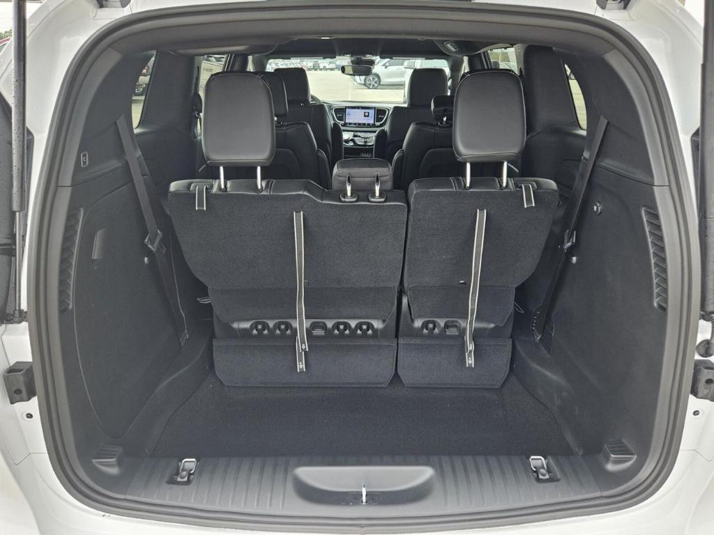 new 2025 Chrysler Voyager car, priced at $39,080