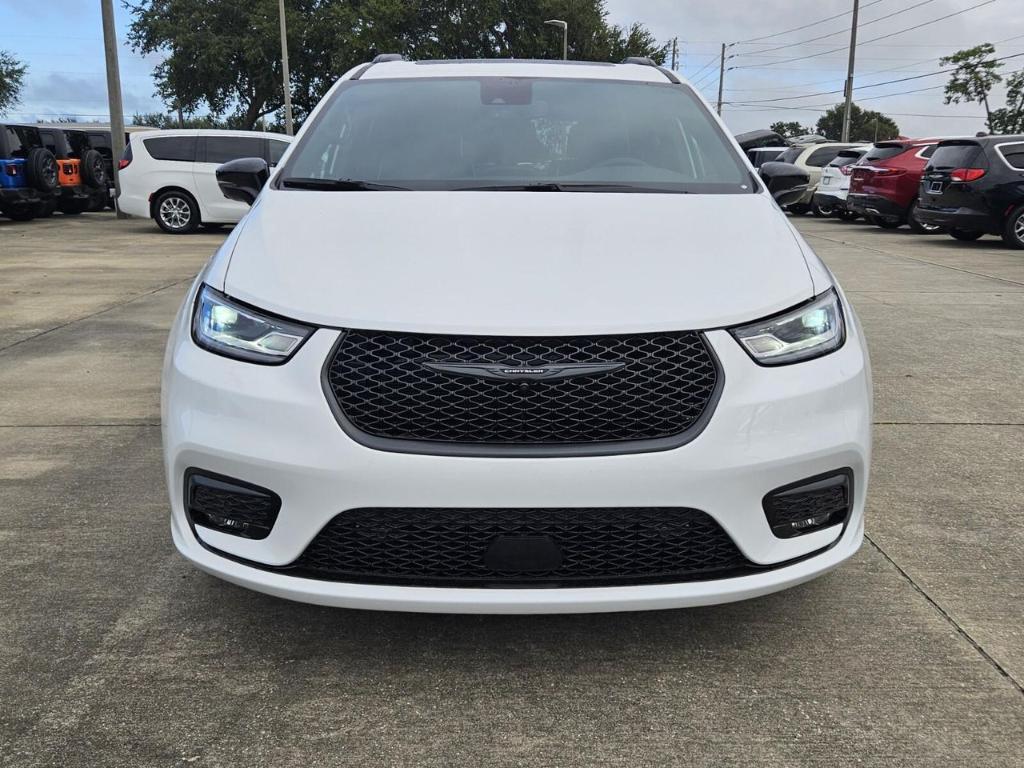 new 2026 Chrysler Pacifica car, priced at $43,925