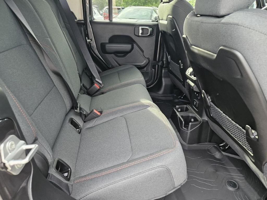 new 2025 Jeep Gladiator car, priced at $46,717