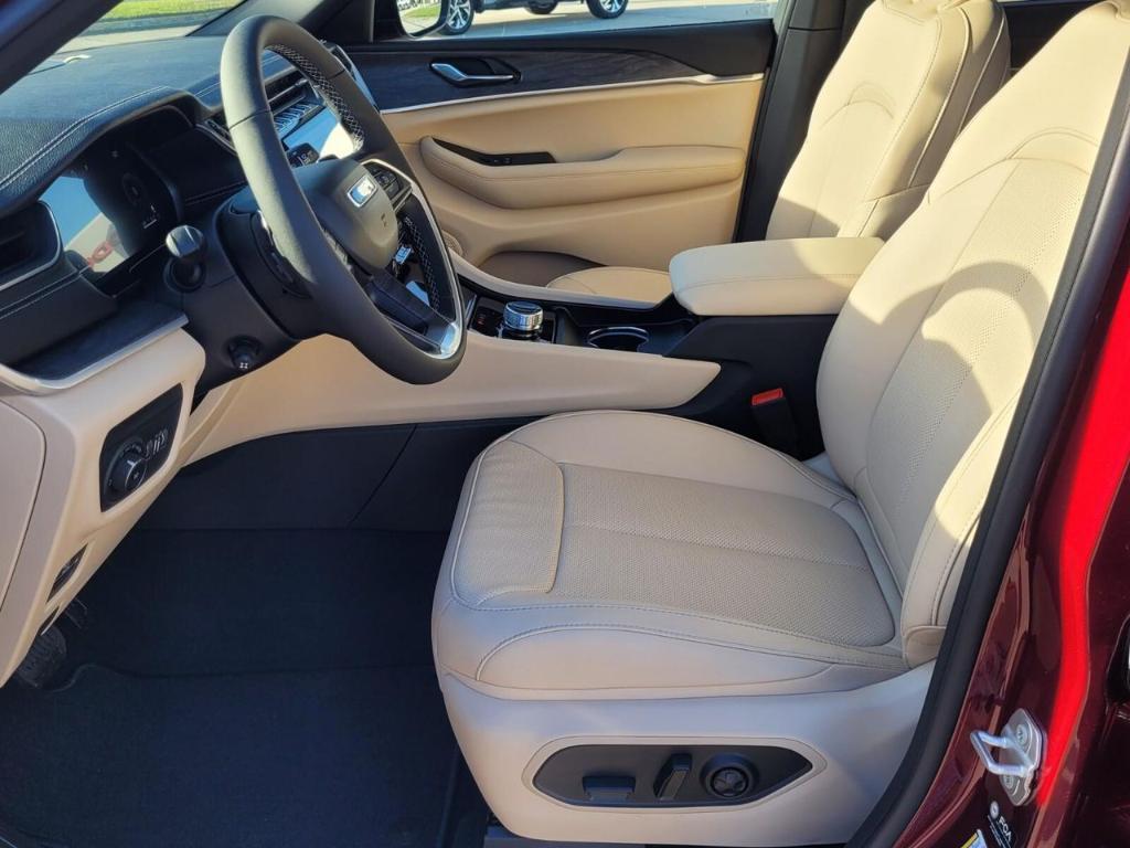 new 2025 Jeep Grand Cherokee L car, priced at $49,320