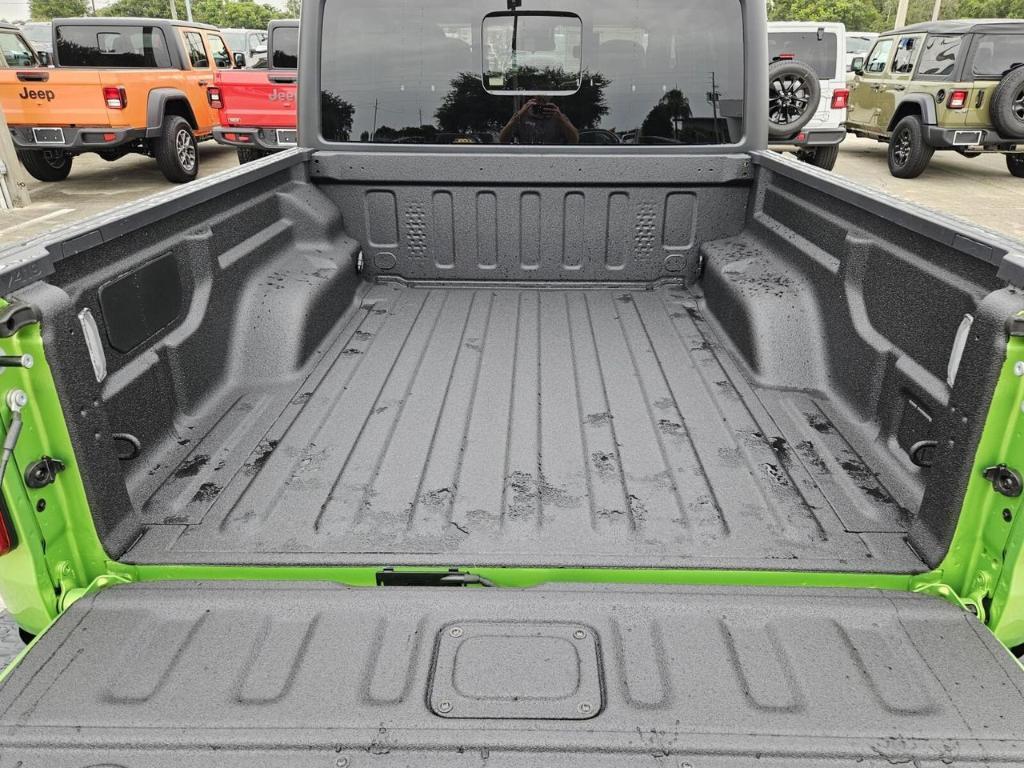 new 2025 Jeep Gladiator car, priced at $48,453