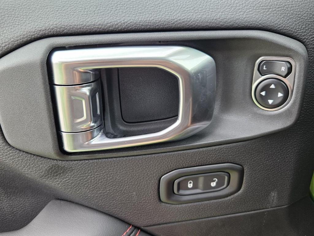 new 2025 Jeep Gladiator car, priced at $48,453