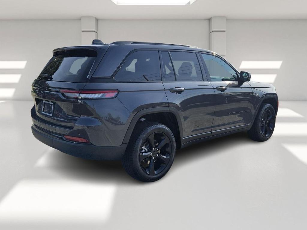 new 2025 Jeep Grand Cherokee car, priced at $45,467