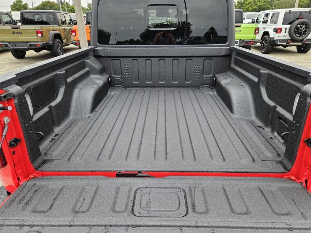 new 2025 Jeep Gladiator car, priced at $48,453