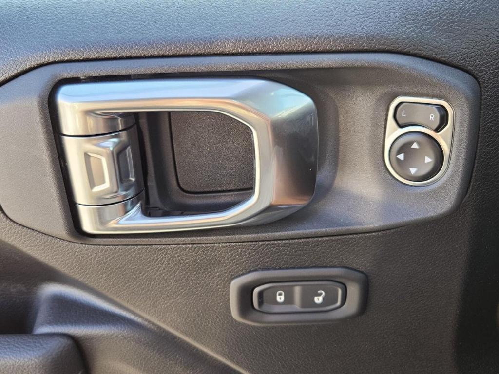 new 2025 Jeep Gladiator car, priced at $41,144