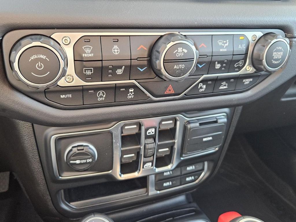 new 2025 Jeep Wrangler car, priced at $47,739