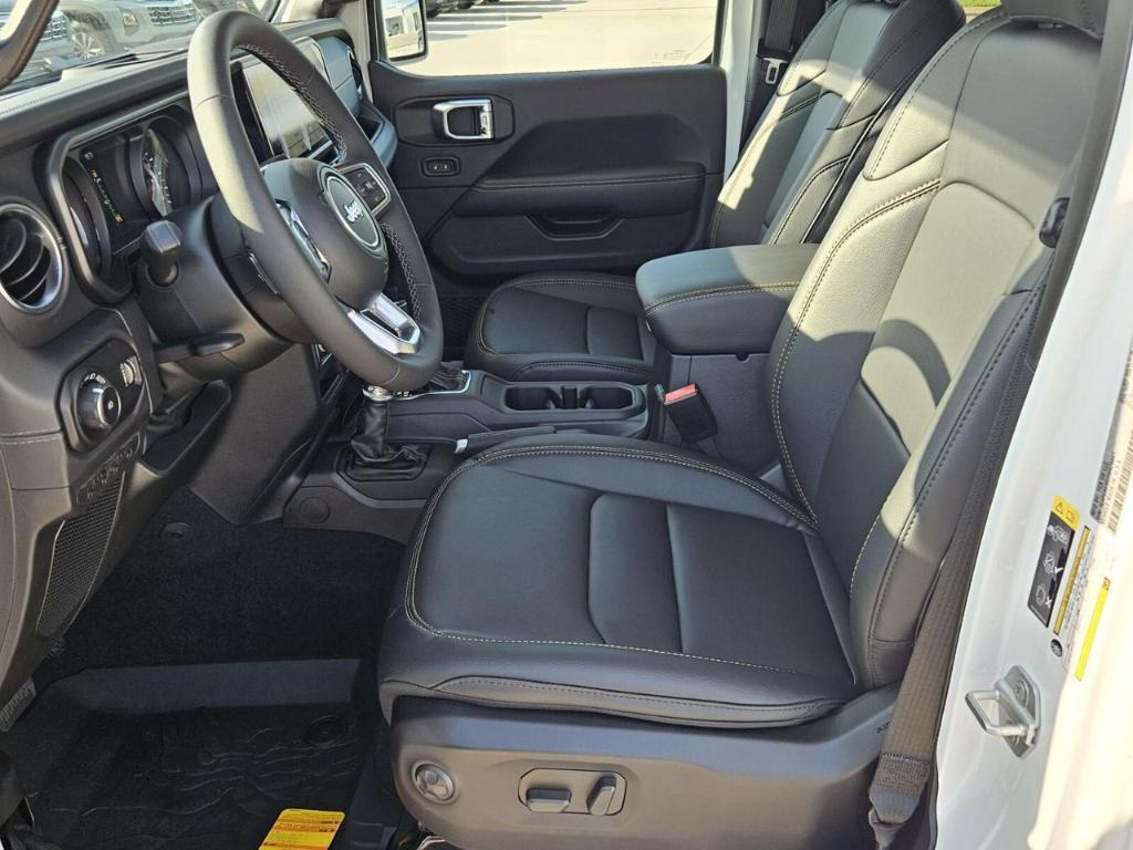 new 2025 Jeep Wrangler car, priced at $47,739