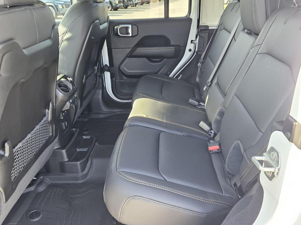 new 2025 Jeep Wrangler car, priced at $47,739