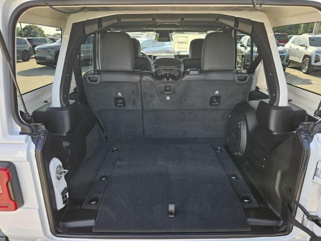 new 2025 Jeep Wrangler car, priced at $47,739