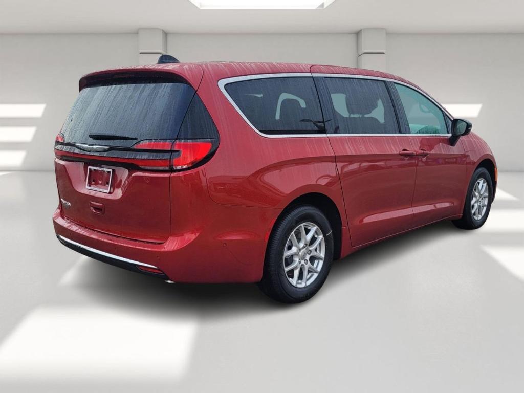 new 2025 Chrysler Pacifica car, priced at $41,874