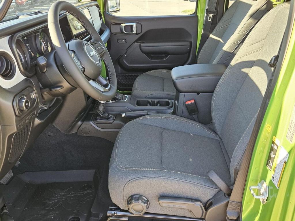 new 2025 Jeep Wrangler car, priced at $47,940