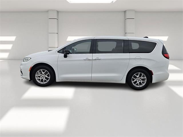 used 2025 Chrysler Pacifica car, priced at $36,999