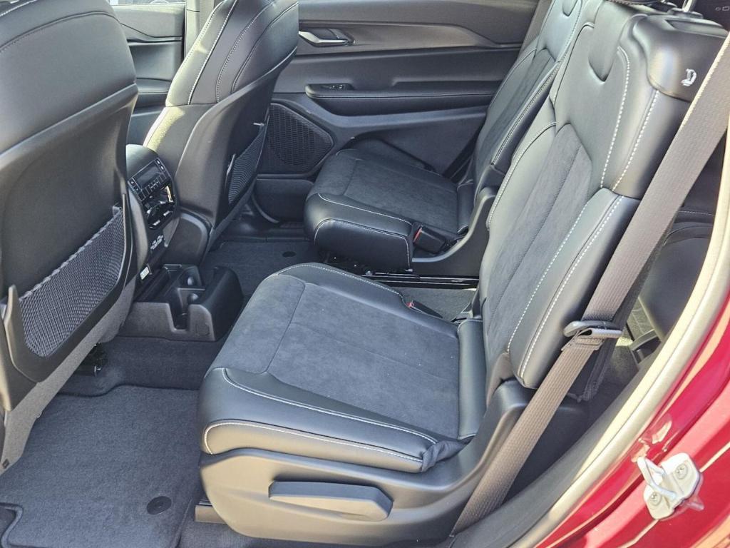 new 2025 Jeep Grand Cherokee L car, priced at $40,356