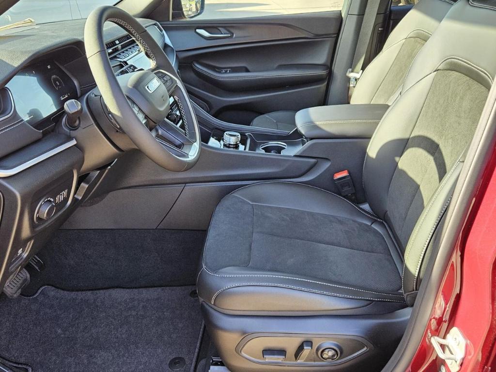 new 2025 Jeep Grand Cherokee L car, priced at $40,356