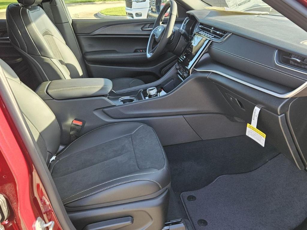 new 2025 Jeep Grand Cherokee L car, priced at $40,356