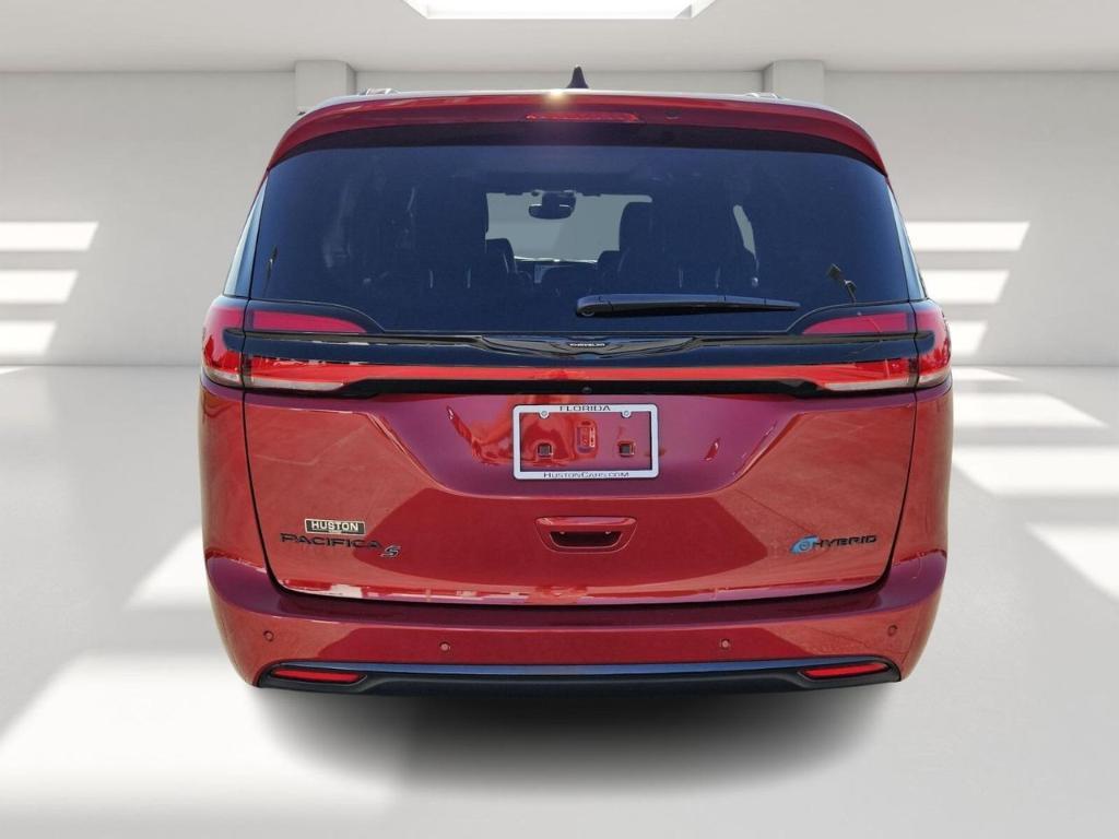 new 2025 Chrysler Pacifica Hybrid car, priced at $57,396