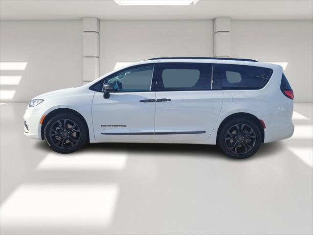 new 2024 Chrysler Pacifica car, priced at $42,345