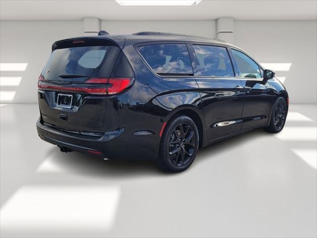 new 2024 Chrysler Pacifica car, priced at $51,710