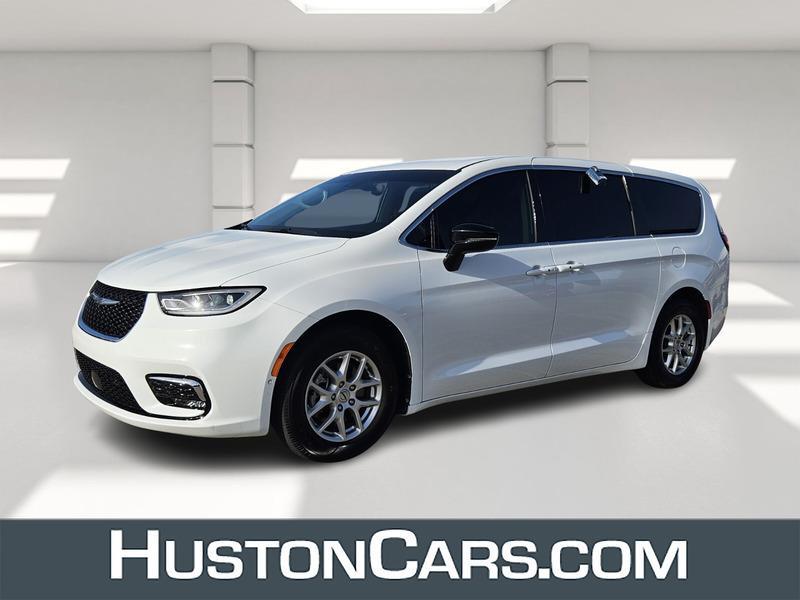 used 2024 Chrysler Pacifica car, priced at $37,146
