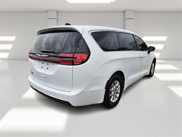 used 2024 Chrysler Pacifica car, priced at $39,052