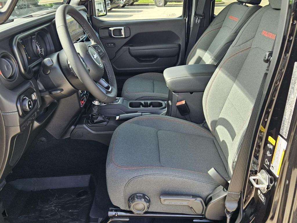 new 2025 Jeep Gladiator car, priced at $46,717