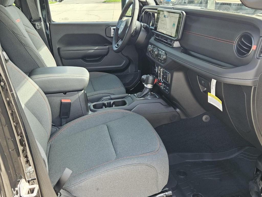 new 2025 Jeep Gladiator car, priced at $46,717
