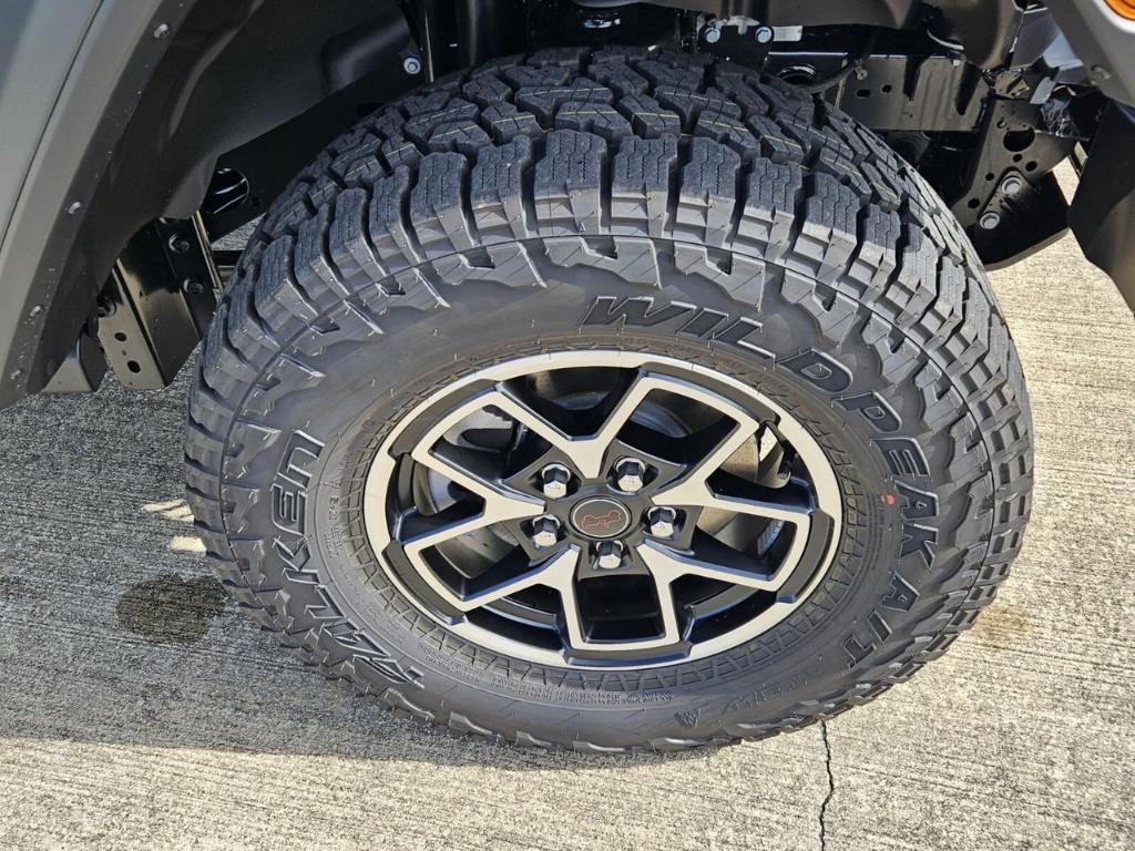 new 2025 Jeep Gladiator car, priced at $46,717