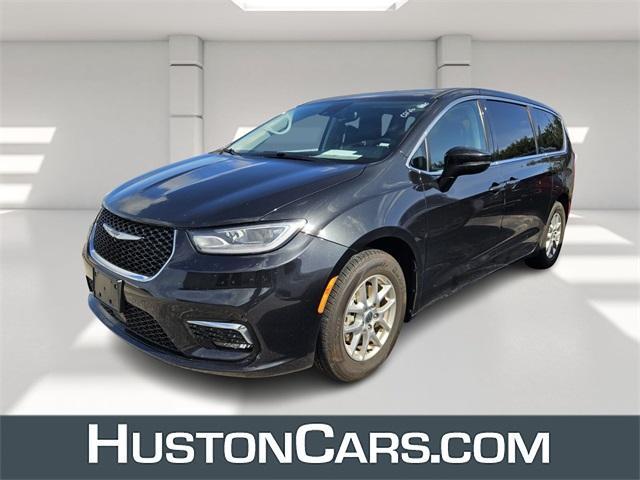 used 2023 Chrysler Pacifica car, priced at $23,524