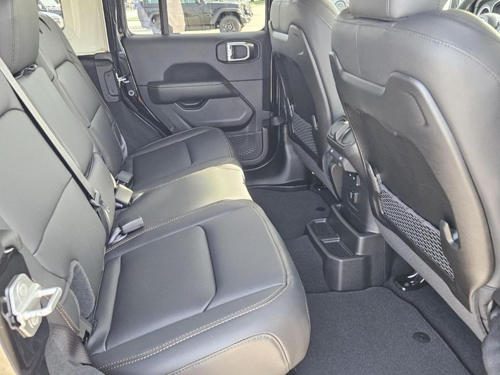 new 2025 Jeep Wrangler car, priced at $48,257