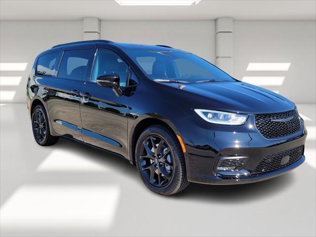 new 2024 Chrysler Pacifica car, priced at $42,940