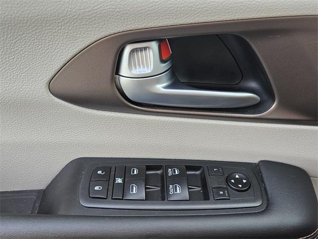 used 2018 Chrysler Pacifica car, priced at $16,812